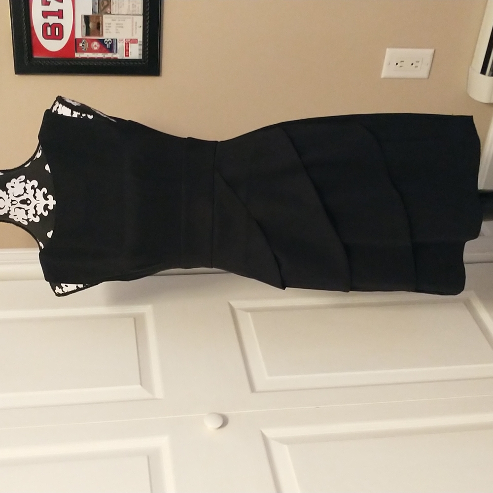 Dressbarn Sleeveless Black Dress